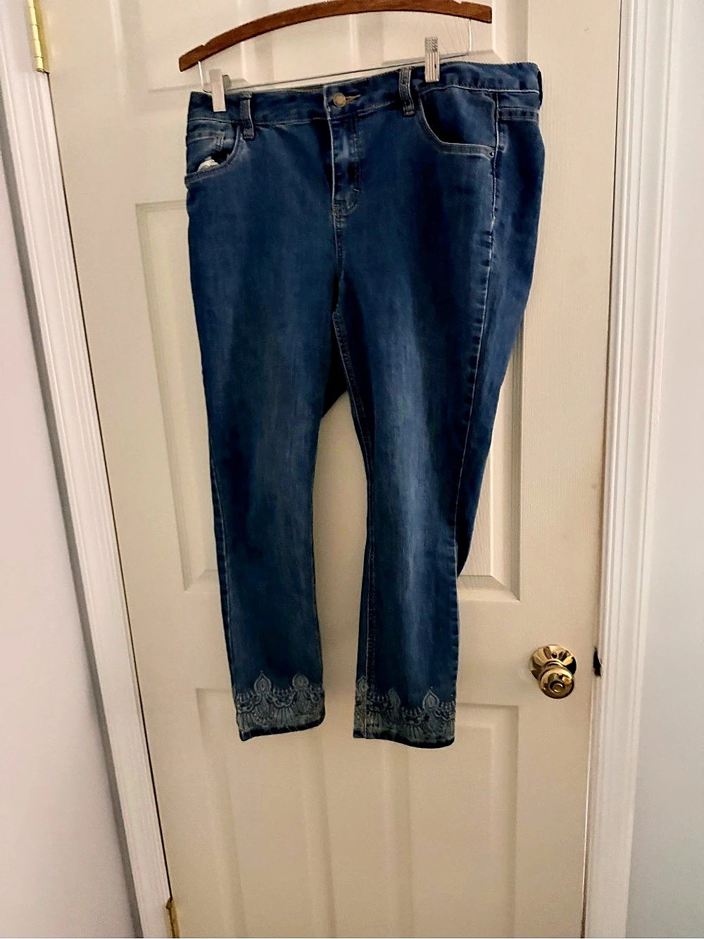 Westport Signature 12 Ankle Embroidered Ankle Jeans in Blue Waist 12